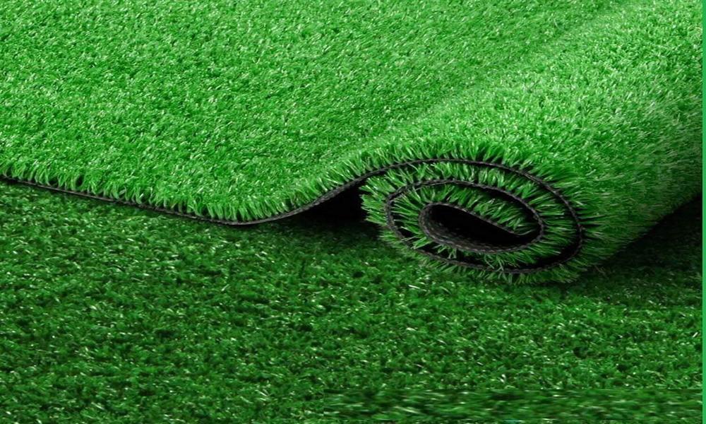 What are the different types of artificial grass available and how do you choose the right one