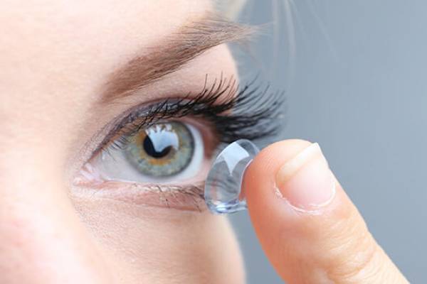  Contact Lenses